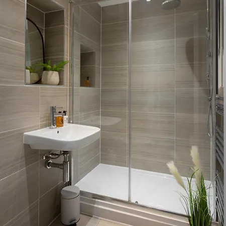 London Mews, Modern - Sleeps 4