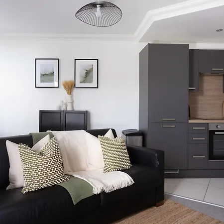 London Mews, Modern - Sleeps 4